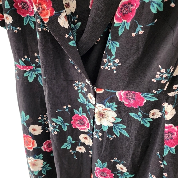 NWT Glam by Glamorous Dress Womens Medium Black Floral Button Wrap Front Mini - Picture 2 of 5